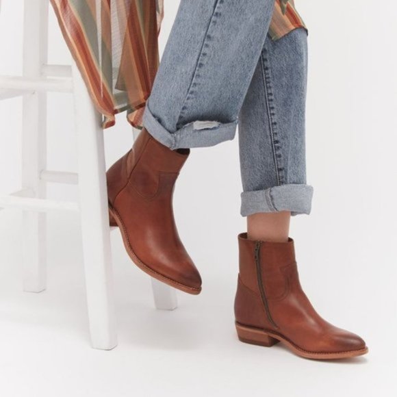 Frye Billy Burgundy Leather Zip Short Ankle Boots - Picture 2 of 16